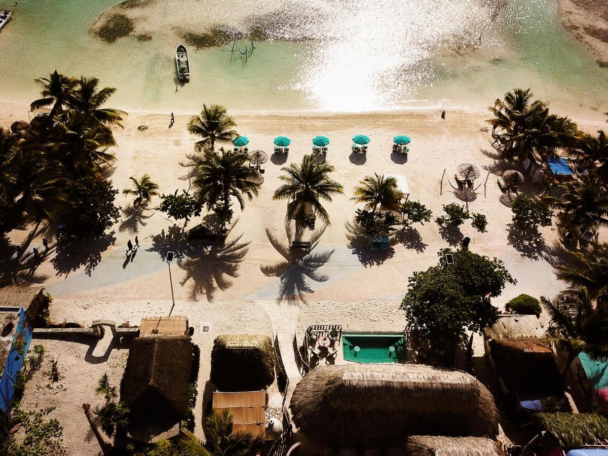 Nacional Beach Club & Bungalows Mahahual Exterior photo